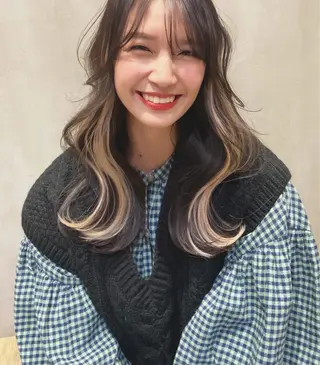 セミロング あやかショート 白髪ぼかしのヘアスタイル