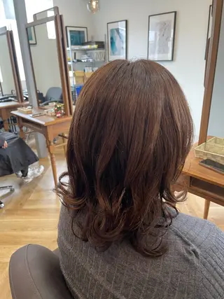 ミディアム 大橋 綾子のヘアスタイル