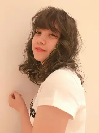 セミロング カラー 艶髪/モテヘア🎀 MIHOのヘアスタイル