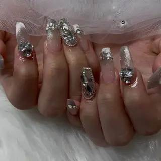 ネイル Laula🤍 ayakaのネイルデザイン