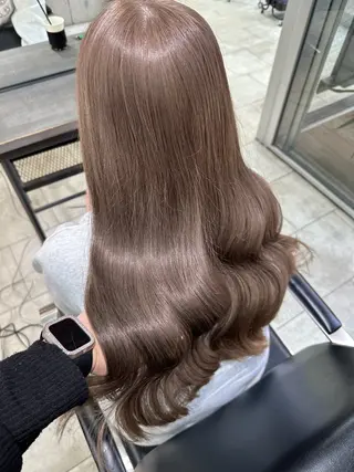 ロング カラー ミルクティー・ピンク 甘モテカラー/emaのヘアスタイル