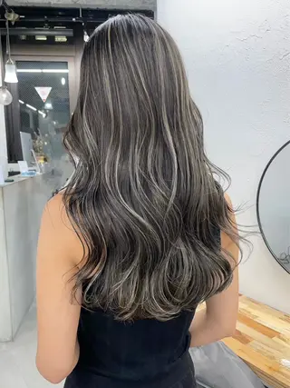 ロング カラー ヘアアレンジ 坂齋大地/レイヤー/ ミルクティーのヘアスタイル