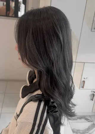 ロング 千秋 秀容のヘアスタイル