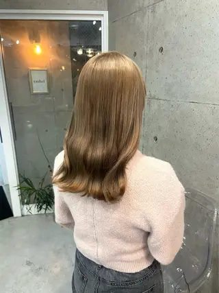 ロング カラー 安井 楓琳のヘアスタイル