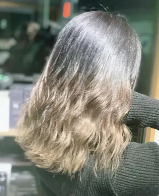 セミロング メンズスタイル バレイヤージュ　齋藤のヘアスタイル