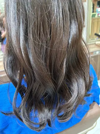 ロング 長田 有加のヘアスタイル