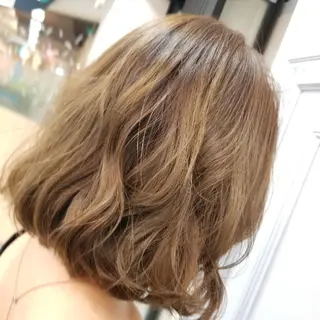 ショート カラー SAKURA (サクラ)のヘアスタイル