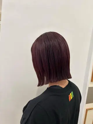 ショート カラー ぱつっとボブ/ 小野あかねのヘアスタイル