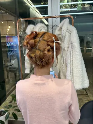ヘアアレンジ 𝒎𝒐𝒆🩰 名駅/ヘアメ/暖色♡のヘアスタイル