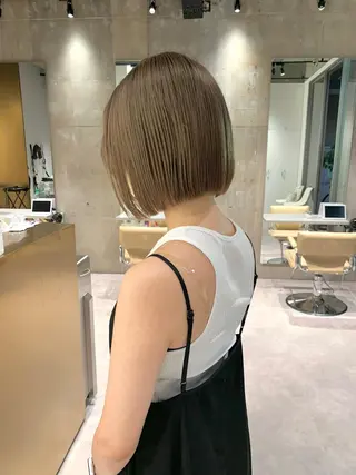 ショート カラー iLi 《イリ》のヘアスタイル