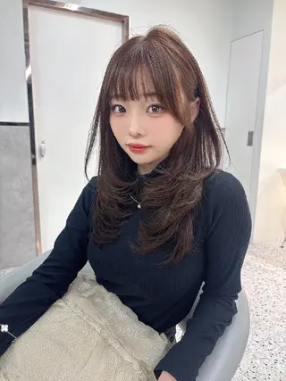 ミディアム カラー Lond Roleのヘアスタイル