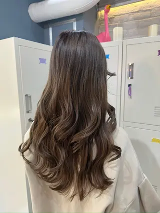 ロング カラー 十倉 朱莉のヘアスタイル