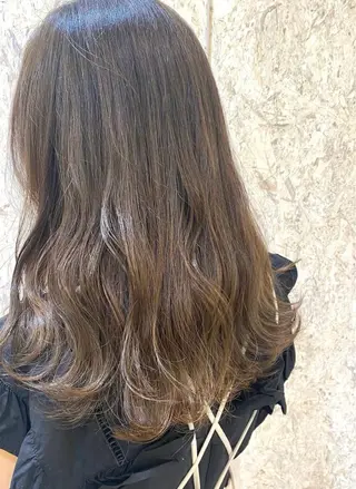 セミロング リズ 都島のヘアスタイル