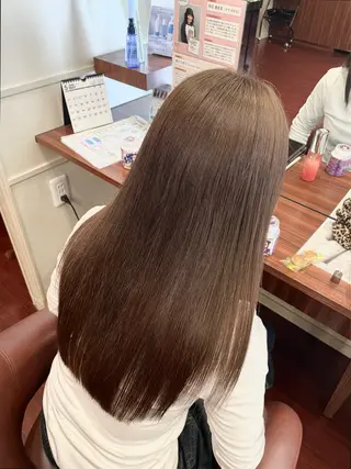 ロング スダ ユキナ 髪質改善水素カラーのヘアスタイル
