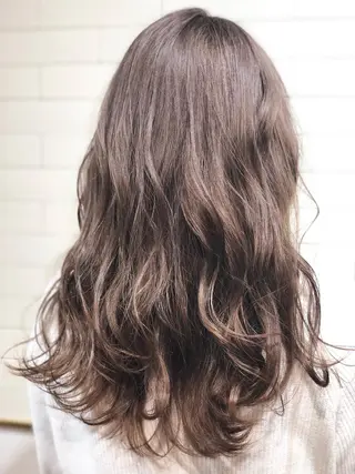 セミロング カラー 髪質改善⌇透明感 カラー⌇川上葵のヘアスタイル