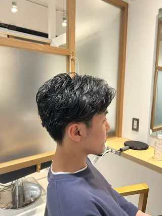 ショート パーマ メンズ 佐藤 嶺のヘアスタイル