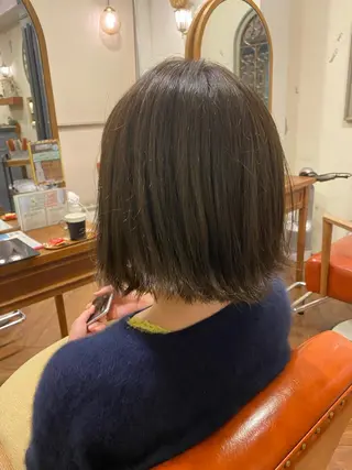 ミディアム カラー THREE byKEEPのヘアスタイル