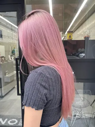ロング カラー 岡留 愛美のヘアスタイル