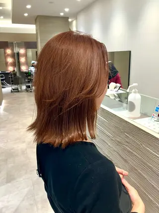 ミディアム カラー サキ🤍ハイトーン 🩰くびれ巻きヘアのヘアスタイル