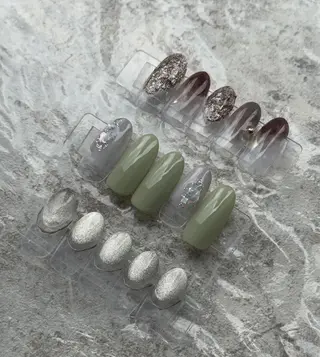 ネイル ℋ .のネイルデザイン