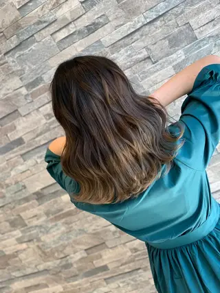 ミディアム カラー カラーと言ったら SAWARAのヘアスタイル