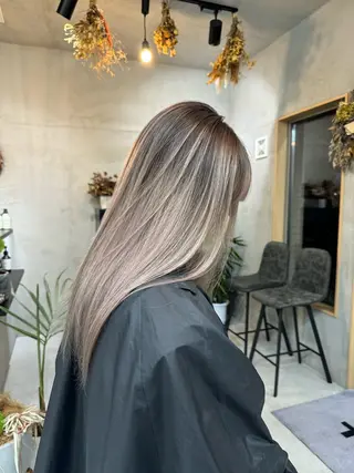 カラー lit 松井乃愛のヘアスタイル