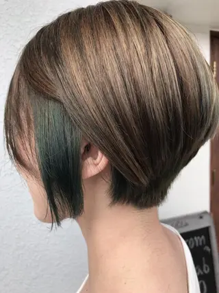 ショート カラー レイヤーカット匠 イソザキノリユキのヘアスタイル
