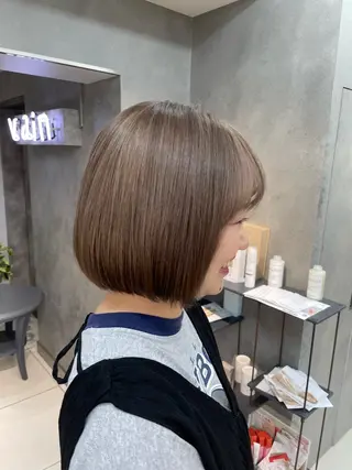 ショート カラー ヘアアレンジ ボブ/透明感ベージュ 🫧クルミ🌟のヘアスタイル
