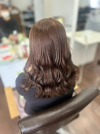 ロング カラー ヘアアレンジ 🤍 minaのヘアスタイル