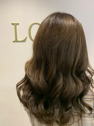 セミロング カラー ヘアアレンジ 🤍韓国風レイヤー/ 艶髪🤍鳥越美羽のヘアスタイル