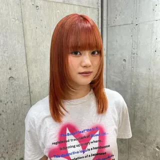 セミロング ハイトーンカラー 優海のヘアスタイル