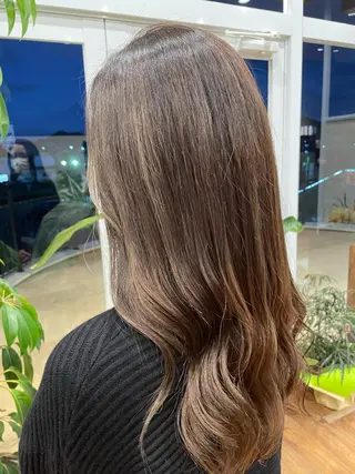 ロング カラー 鵜飼 真伍のヘアスタイル