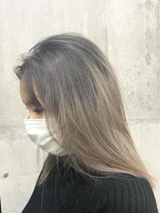 ミディアム カラー パーマ ヘアアレンジ メンズ キッズ ネイル マツエク・マツパ アイブロウ 切りっぱなしヘアボブ ミディアムヘアRYOのヘアスタイル