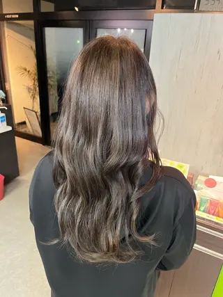 セミロング ジェリカヘア所属・喜多 佐和のヘアスタイル