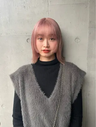 カラー ミルクティーベージュ ブリーチ🖤サヤカのヘアスタイル