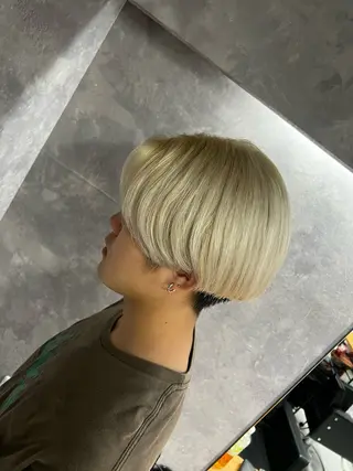 カラー 萩原 一葉のヘアスタイル