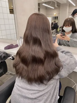 カラー ブリーチ縮毛矯正加藤 赤み無し透明感ヘアのヘアスタイル