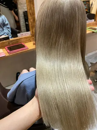 セミロング カラー レイヤー×艶髪特化 マネージャー安藤光司のヘアスタイル