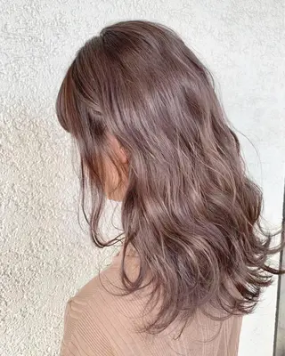セミロング カラー 艶髪・酸性ストレート フリツのヘアスタイル