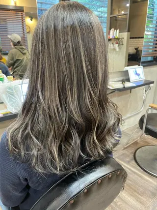 セミロング カラー La fith 店長 城谷颯人のヘアスタイル