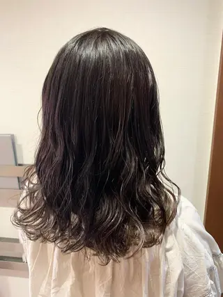 ミディアム カラー 蓮見  友里のヘアスタイル