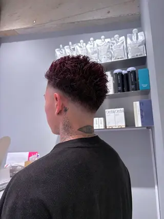 ショート カラー メンズ 菜々🫧新宿 透明感ケアブリーチのヘアスタイル