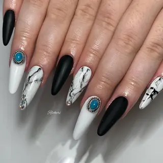 ミディアム ネイル richeri beautyのエステ・リラクイメージ