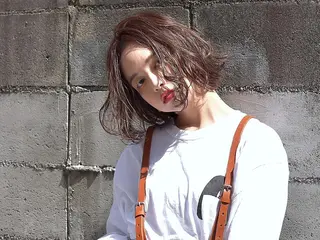 ショート カラー コバヤシ リョウのヘアスタイル