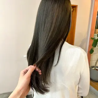 ロング カラー MUKU リカのヘアスタイル