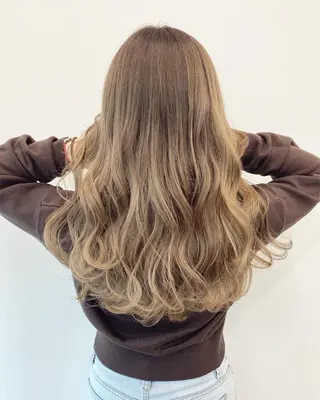 ロング カラー 【ブリーチカラー】 🌈ALIVE若山葵のヘアスタイル