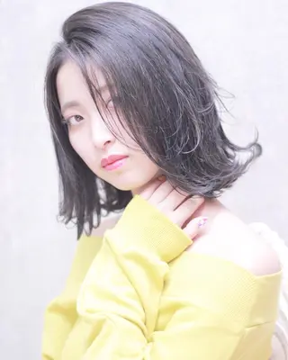 セミロング カラー 及川 光のヘアスタイル