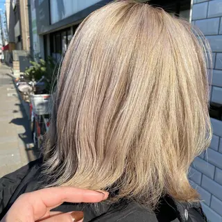 ショート 丸尾 沙弥香のヘアスタイル