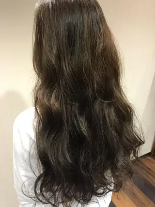 カラー 【mokuオーナー】 ちはるのヘアスタイル