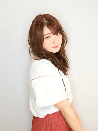 セミロング カラー パーマ 髪質改善✨透明感カラ ー🌈シエルブルーのヘアスタイル